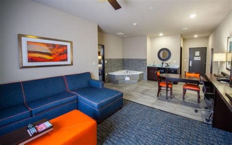 THE 10 BEST Hot Tub Suite Hotels in Oklahoma City Oklahoma City Hot Tub Suite Hotels Spoil yourselfa good soak is just what you need after a long day. . Hotels with private jacuzzi in room okc